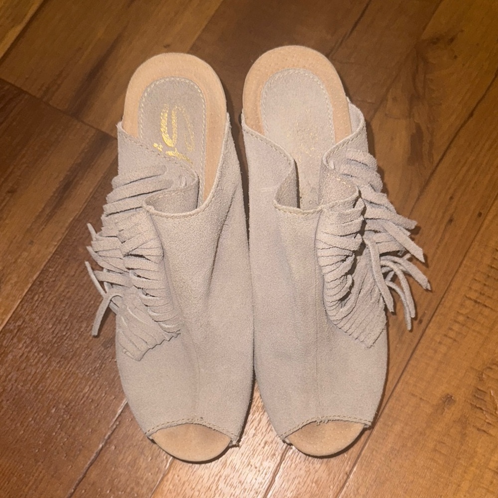 Sbicca Women's Tan Fringe Suede Mules